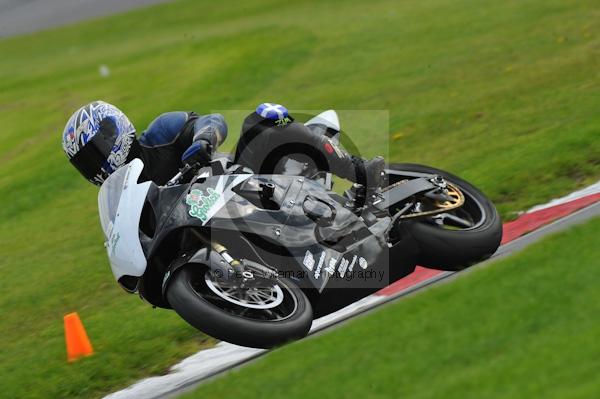 Motorcycle action photographs;Trackday digital images;cadwell;cadwell park photographs;event digital images;eventdigitalimages;motor racing louth lincolnshire;no limits trackday;peter wileman photography;trackday;trackday photos
