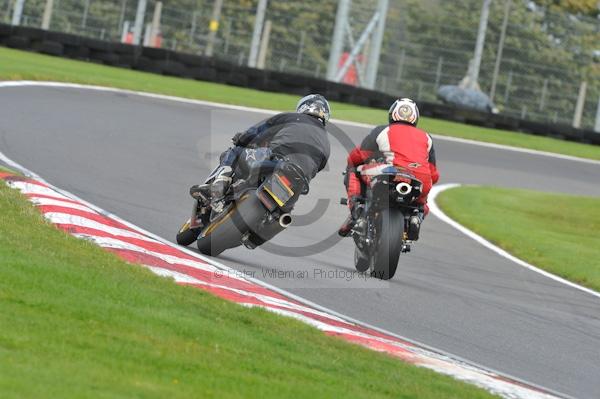 Motorcycle action photographs;Trackday digital images;cadwell;cadwell park photographs;event digital images;eventdigitalimages;motor racing louth lincolnshire;no limits trackday;peter wileman photography;trackday;trackday photos