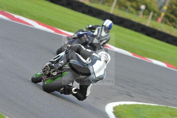 Motorcycle action photographs;Trackday digital images;cadwell;cadwell park photographs;event digital images;eventdigitalimages;motor racing louth lincolnshire;no limits trackday;peter wileman photography;trackday;trackday photos