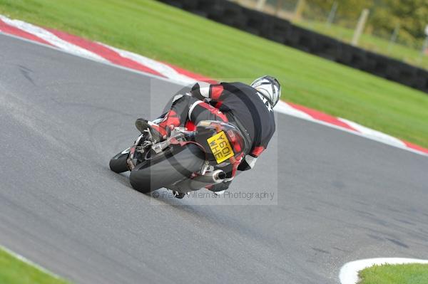 Motorcycle action photographs;Trackday digital images;cadwell;cadwell park photographs;event digital images;eventdigitalimages;motor racing louth lincolnshire;no limits trackday;peter wileman photography;trackday;trackday photos