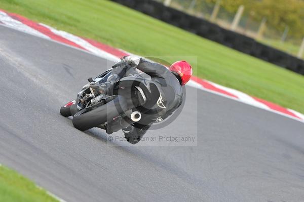 Motorcycle action photographs;Trackday digital images;cadwell;cadwell park photographs;event digital images;eventdigitalimages;motor racing louth lincolnshire;no limits trackday;peter wileman photography;trackday;trackday photos