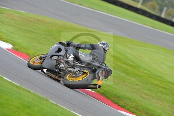 Motorcycle action photographs;Trackday digital images;cadwell;cadwell park photographs;event digital images;eventdigitalimages;motor racing louth lincolnshire;no limits trackday;peter wileman photography;trackday;trackday photos