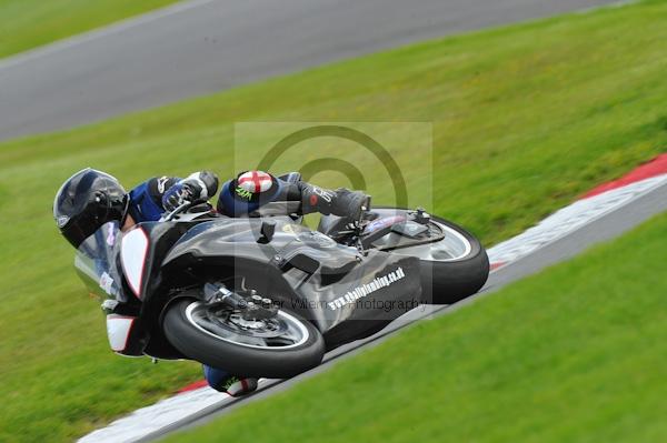 Motorcycle action photographs;Trackday digital images;cadwell;cadwell park photographs;event digital images;eventdigitalimages;motor racing louth lincolnshire;no limits trackday;peter wileman photography;trackday;trackday photos