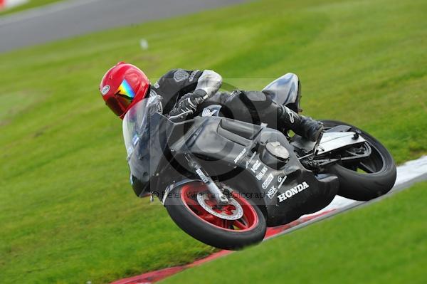 Motorcycle action photographs;Trackday digital images;cadwell;cadwell park photographs;event digital images;eventdigitalimages;motor racing louth lincolnshire;no limits trackday;peter wileman photography;trackday;trackday photos