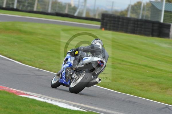 Motorcycle action photographs;Trackday digital images;cadwell;cadwell park photographs;event digital images;eventdigitalimages;motor racing louth lincolnshire;no limits trackday;peter wileman photography;trackday;trackday photos