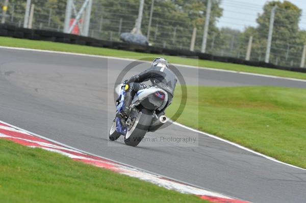 Motorcycle action photographs;Trackday digital images;cadwell;cadwell park photographs;event digital images;eventdigitalimages;motor racing louth lincolnshire;no limits trackday;peter wileman photography;trackday;trackday photos