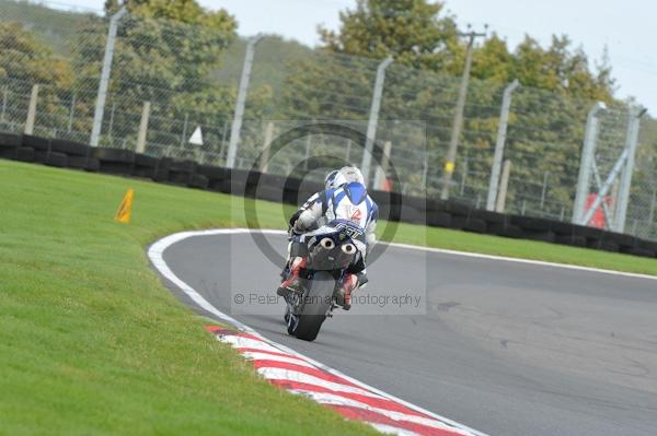 Motorcycle action photographs;Trackday digital images;cadwell;cadwell park photographs;event digital images;eventdigitalimages;motor racing louth lincolnshire;no limits trackday;peter wileman photography;trackday;trackday photos