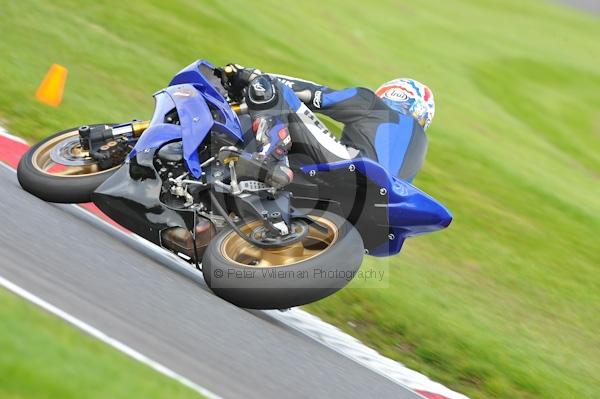 Motorcycle action photographs;Trackday digital images;cadwell;cadwell park photographs;event digital images;eventdigitalimages;motor racing louth lincolnshire;no limits trackday;peter wileman photography;trackday;trackday photos
