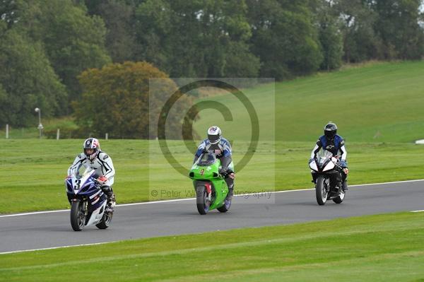 Motorcycle action photographs;Trackday digital images;cadwell;cadwell park photographs;event digital images;eventdigitalimages;motor racing louth lincolnshire;no limits trackday;peter wileman photography;trackday;trackday photos