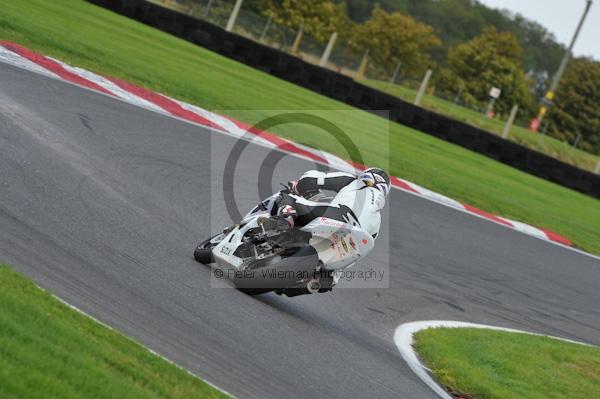 Motorcycle action photographs;Trackday digital images;cadwell;cadwell park photographs;event digital images;eventdigitalimages;motor racing louth lincolnshire;no limits trackday;peter wileman photography;trackday;trackday photos
