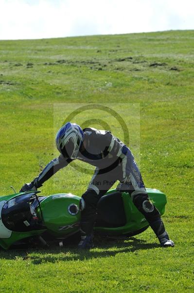Motorcycle action photographs;Trackday digital images;cadwell;cadwell park photographs;event digital images;eventdigitalimages;motor racing louth lincolnshire;no limits trackday;peter wileman photography;trackday;trackday photos