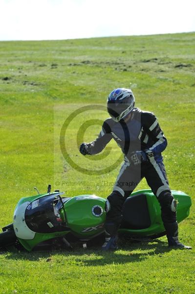 Motorcycle action photographs;Trackday digital images;cadwell;cadwell park photographs;event digital images;eventdigitalimages;motor racing louth lincolnshire;no limits trackday;peter wileman photography;trackday;trackday photos