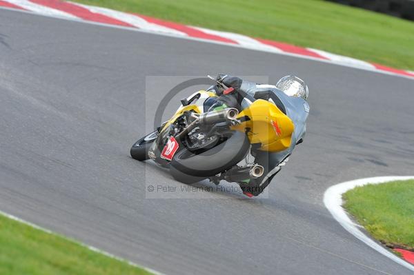Motorcycle action photographs;Trackday digital images;cadwell;cadwell park photographs;event digital images;eventdigitalimages;motor racing louth lincolnshire;no limits trackday;peter wileman photography;trackday;trackday photos