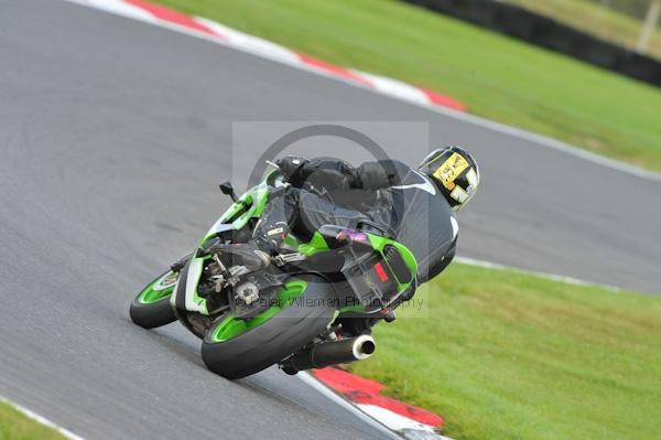 Motorcycle action photographs;Trackday digital images;cadwell;cadwell park photographs;event digital images;eventdigitalimages;motor racing louth lincolnshire;no limits trackday;peter wileman photography;trackday;trackday photos