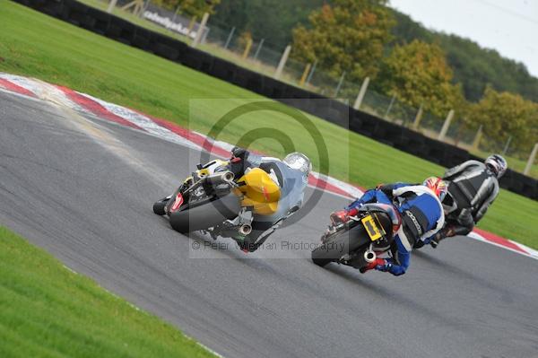 Motorcycle action photographs;Trackday digital images;cadwell;cadwell park photographs;event digital images;eventdigitalimages;motor racing louth lincolnshire;no limits trackday;peter wileman photography;trackday;trackday photos