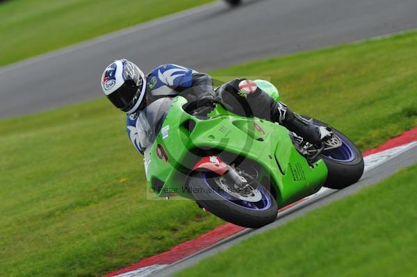 Motorcycle action photographs;Trackday digital images;cadwell;cadwell park photographs;event digital images;eventdigitalimages;motor racing louth lincolnshire;no limits trackday;peter wileman photography;trackday;trackday photos