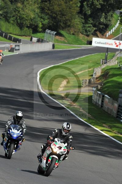 Motorcycle action photographs;Trackday digital images;cadwell;cadwell park photographs;event digital images;eventdigitalimages;motor racing louth lincolnshire;no limits trackday;peter wileman photography;trackday;trackday photos