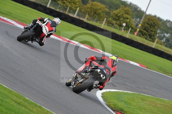 Motorcycle action photographs;Trackday digital images;cadwell;cadwell park photographs;event digital images;eventdigitalimages;motor racing louth lincolnshire;no limits trackday;peter wileman photography;trackday;trackday photos