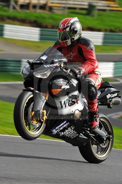 Motorcycle action photographs;Trackday digital images;cadwell;cadwell park photographs;event digital images;eventdigitalimages;motor racing louth lincolnshire;no limits trackday;peter wileman photography;trackday;trackday photos