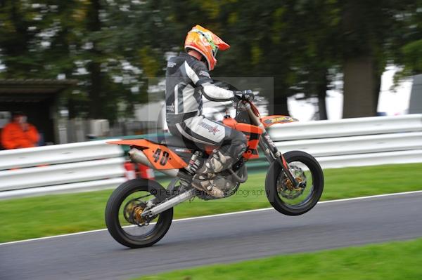 Motorcycle action photographs;Trackday digital images;cadwell;cadwell park photographs;event digital images;eventdigitalimages;motor racing louth lincolnshire;no limits trackday;peter wileman photography;trackday;trackday photos