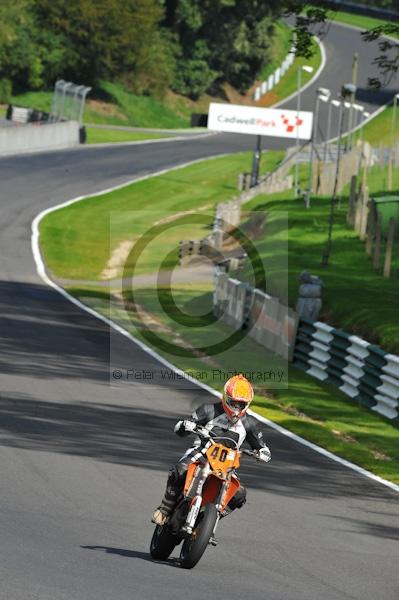 Motorcycle action photographs;Trackday digital images;cadwell;cadwell park photographs;event digital images;eventdigitalimages;motor racing louth lincolnshire;no limits trackday;peter wileman photography;trackday;trackday photos