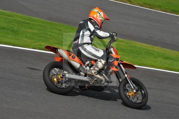 Motorcycle action photographs;Trackday digital images;cadwell;cadwell park photographs;event digital images;eventdigitalimages;motor racing louth lincolnshire;no limits trackday;peter wileman photography;trackday;trackday photos