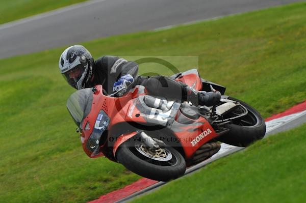 Motorcycle action photographs;Trackday digital images;cadwell;cadwell park photographs;event digital images;eventdigitalimages;motor racing louth lincolnshire;no limits trackday;peter wileman photography;trackday;trackday photos