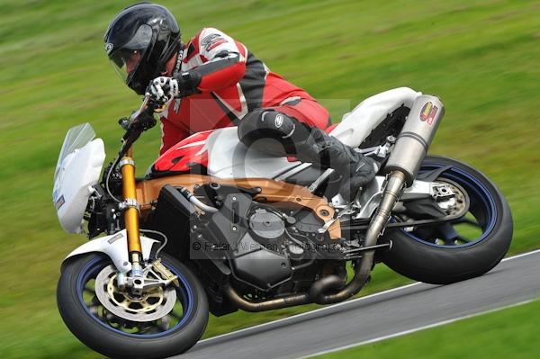 Motorcycle action photographs;Trackday digital images;cadwell;cadwell park photographs;event digital images;eventdigitalimages;motor racing louth lincolnshire;no limits trackday;peter wileman photography;trackday;trackday photos