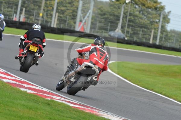 Motorcycle action photographs;Trackday digital images;cadwell;cadwell park photographs;event digital images;eventdigitalimages;motor racing louth lincolnshire;no limits trackday;peter wileman photography;trackday;trackday photos