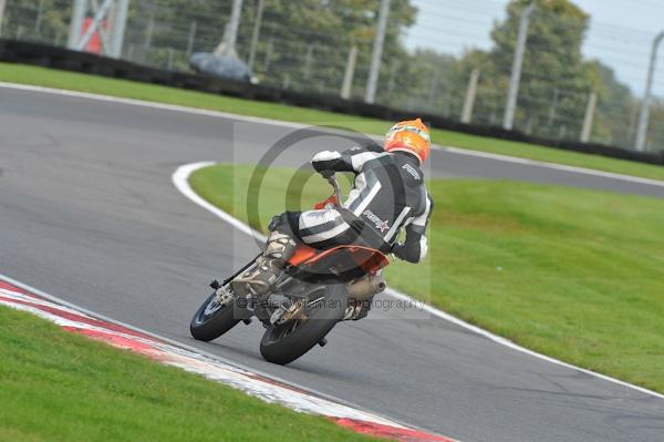 Motorcycle action photographs;Trackday digital images;cadwell;cadwell park photographs;event digital images;eventdigitalimages;motor racing louth lincolnshire;no limits trackday;peter wileman photography;trackday;trackday photos