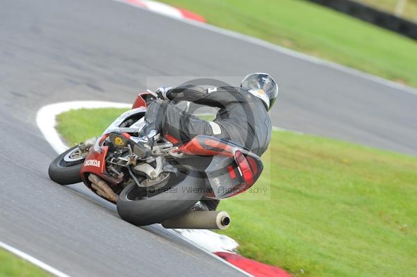Motorcycle action photographs;Trackday digital images;cadwell;cadwell park photographs;event digital images;eventdigitalimages;motor racing louth lincolnshire;no limits trackday;peter wileman photography;trackday;trackday photos