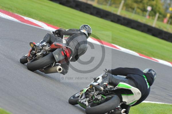 Motorcycle action photographs;Trackday digital images;cadwell;cadwell park photographs;event digital images;eventdigitalimages;motor racing louth lincolnshire;no limits trackday;peter wileman photography;trackday;trackday photos