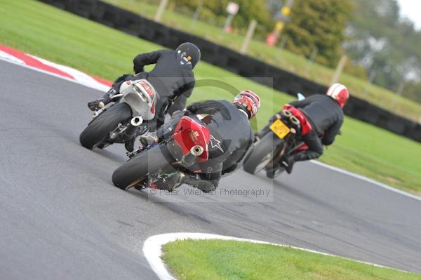 Motorcycle action photographs;Trackday digital images;cadwell;cadwell park photographs;event digital images;eventdigitalimages;motor racing louth lincolnshire;no limits trackday;peter wileman photography;trackday;trackday photos