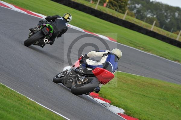 Motorcycle action photographs;Trackday digital images;cadwell;cadwell park photographs;event digital images;eventdigitalimages;motor racing louth lincolnshire;no limits trackday;peter wileman photography;trackday;trackday photos