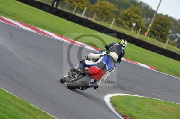 Motorcycle action photographs;Trackday digital images;cadwell;cadwell park photographs;event digital images;eventdigitalimages;motor racing louth lincolnshire;no limits trackday;peter wileman photography;trackday;trackday photos