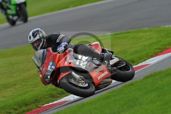 Motorcycle action photographs;Trackday digital images;cadwell;cadwell park photographs;event digital images;eventdigitalimages;motor racing louth lincolnshire;no limits trackday;peter wileman photography;trackday;trackday photos