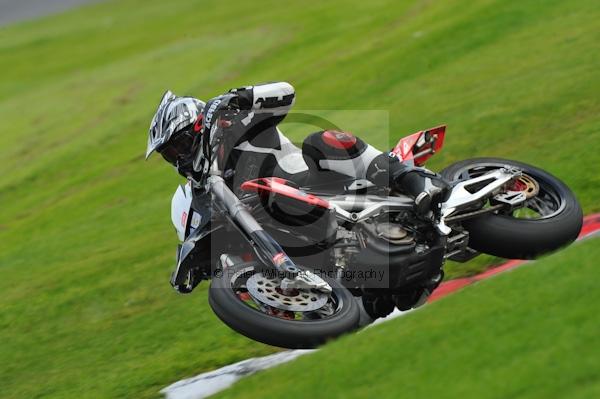 Motorcycle action photographs;Trackday digital images;cadwell;cadwell park photographs;event digital images;eventdigitalimages;motor racing louth lincolnshire;no limits trackday;peter wileman photography;trackday;trackday photos