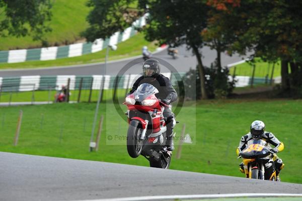 Motorcycle action photographs;Trackday digital images;cadwell;cadwell park photographs;event digital images;eventdigitalimages;motor racing louth lincolnshire;no limits trackday;peter wileman photography;trackday;trackday photos