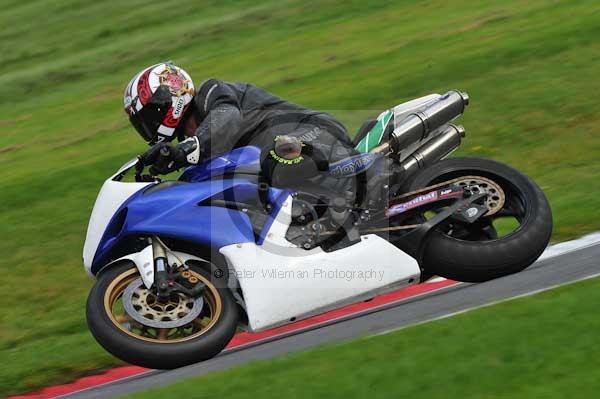 Motorcycle action photographs;Trackday digital images;cadwell;cadwell park photographs;event digital images;eventdigitalimages;motor racing louth lincolnshire;no limits trackday;peter wileman photography;trackday;trackday photos
