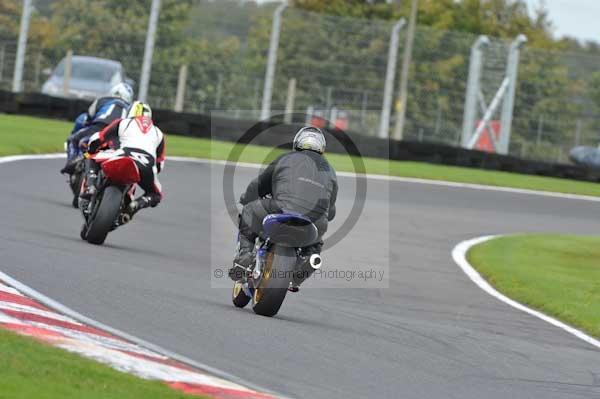Motorcycle action photographs;Trackday digital images;cadwell;cadwell park photographs;event digital images;eventdigitalimages;motor racing louth lincolnshire;no limits trackday;peter wileman photography;trackday;trackday photos