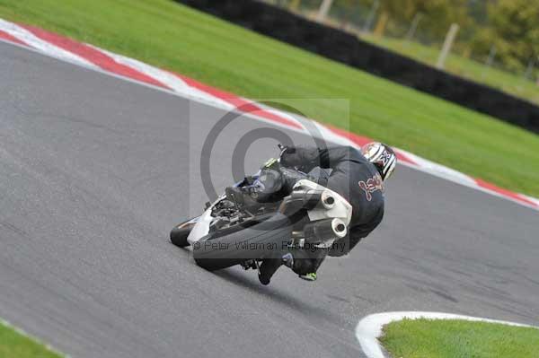 Motorcycle action photographs;Trackday digital images;cadwell;cadwell park photographs;event digital images;eventdigitalimages;motor racing louth lincolnshire;no limits trackday;peter wileman photography;trackday;trackday photos