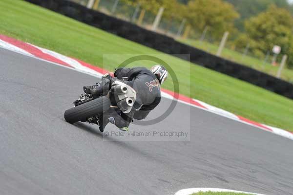 Motorcycle action photographs;Trackday digital images;cadwell;cadwell park photographs;event digital images;eventdigitalimages;motor racing louth lincolnshire;no limits trackday;peter wileman photography;trackday;trackday photos