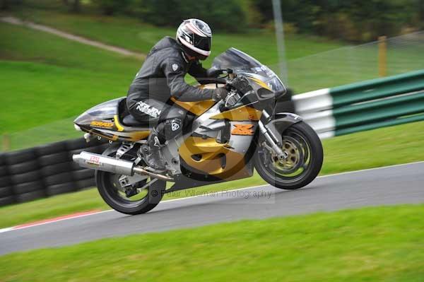Motorcycle action photographs;Trackday digital images;cadwell;cadwell park photographs;event digital images;eventdigitalimages;motor racing louth lincolnshire;no limits trackday;peter wileman photography;trackday;trackday photos