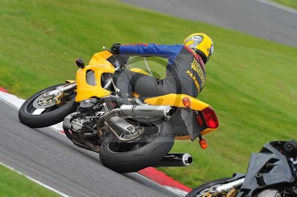 Motorcycle action photographs;Trackday digital images;cadwell;cadwell park photographs;event digital images;eventdigitalimages;motor racing louth lincolnshire;no limits trackday;peter wileman photography;trackday;trackday photos
