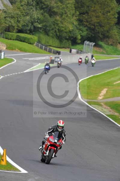 Motorcycle action photographs;Trackday digital images;cadwell;cadwell park photographs;event digital images;eventdigitalimages;motor racing louth lincolnshire;no limits trackday;peter wileman photography;trackday;trackday photos