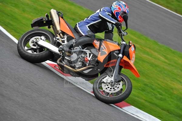 Motorcycle action photographs;Trackday digital images;cadwell;cadwell park photographs;event digital images;eventdigitalimages;motor racing louth lincolnshire;no limits trackday;peter wileman photography;trackday;trackday photos
