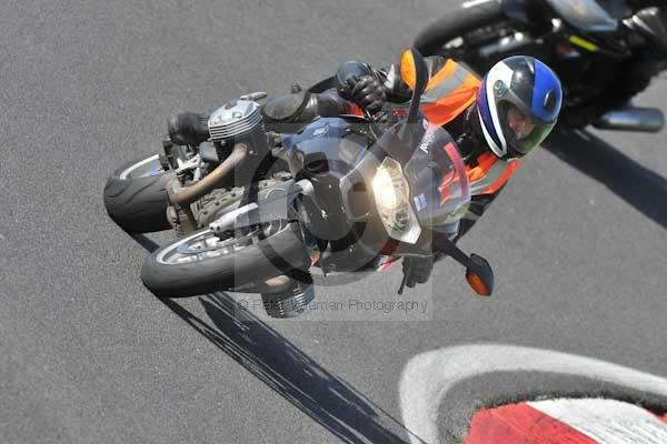 Motorcycle action photographs;Trackday digital images;cadwell;cadwell park photographs;event digital images;eventdigitalimages;hopp rider training;motor racing louth lincolnshire;peter wileman photography;trackday;trackday photos
