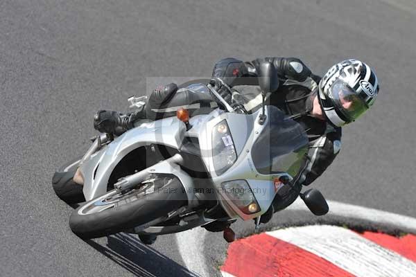 Motorcycle action photographs;Trackday digital images;cadwell;cadwell park photographs;event digital images;eventdigitalimages;hopp rider training;motor racing louth lincolnshire;peter wileman photography;trackday;trackday photos