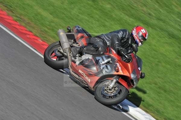 Motorcycle action photographs;Trackday digital images;cadwell;cadwell park photographs;event digital images;eventdigitalimages;hopp rider training;motor racing louth lincolnshire;peter wileman photography;trackday;trackday photos