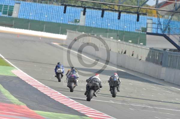 Motorcycle action photographs;Silverstone circuit;Silverstone photographs;Trackday digital images;event digital images;eventdigitalimages;no limits trackday;peter wileman photography;rockingham towcester northamptonshire;trackday;trackday photos